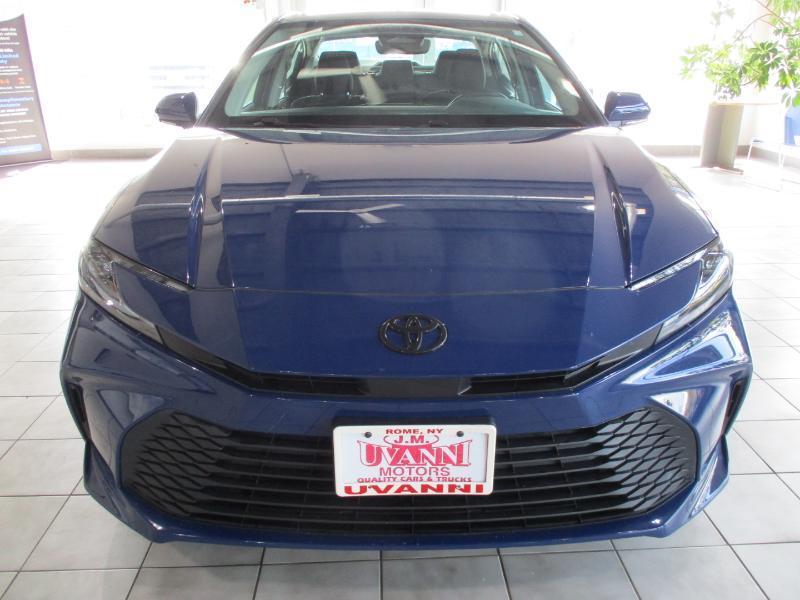 Toyota Camry Hybrid LE 2025
