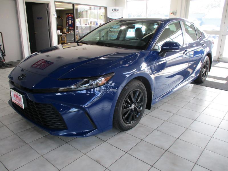Toyota Camry Hybrid LE 2025