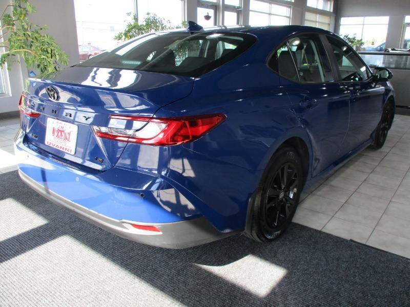 Toyota Camry Hybrid LE 2025