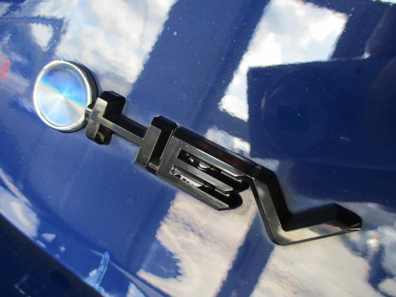 Toyota Camry Hybrid LE 2025