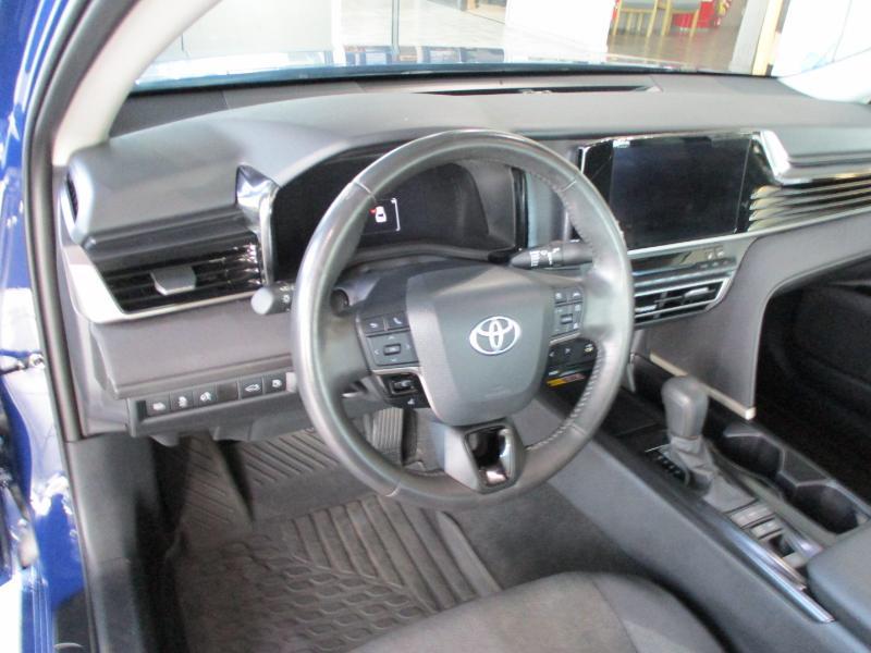 Toyota Camry Hybrid LE 2025