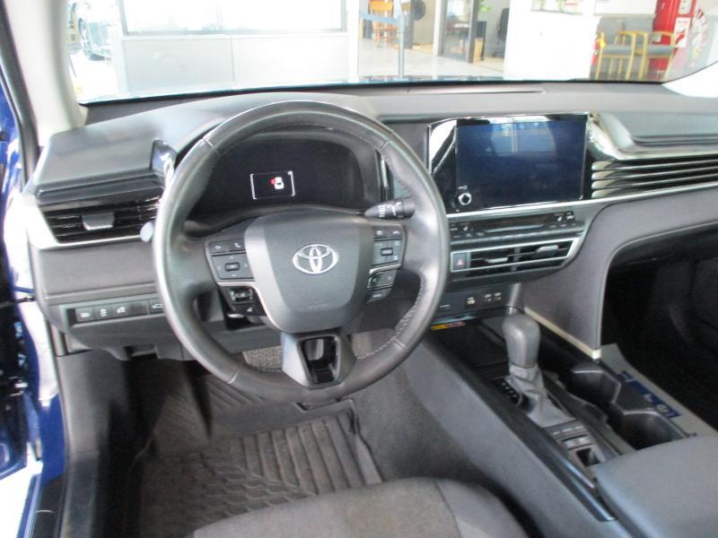 Toyota Camry Hybrid LE 2025