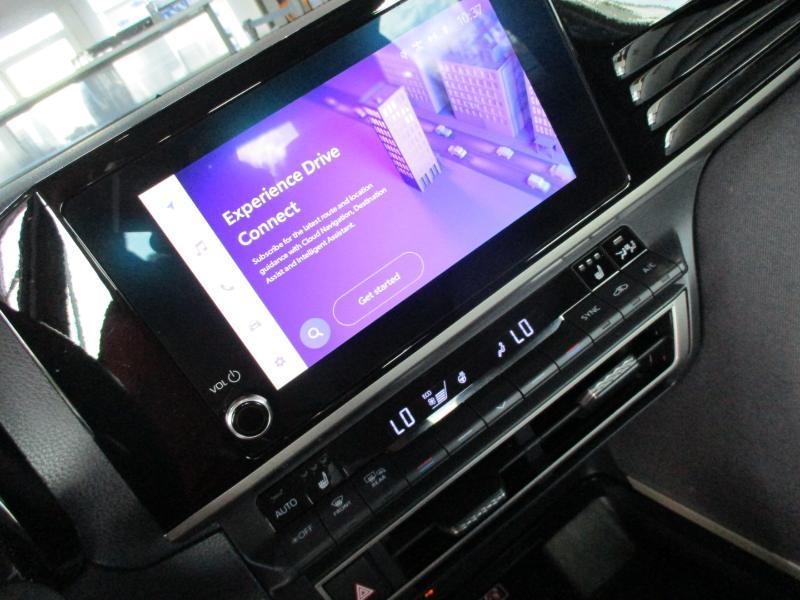 Toyota Camry Hybrid LE 2025