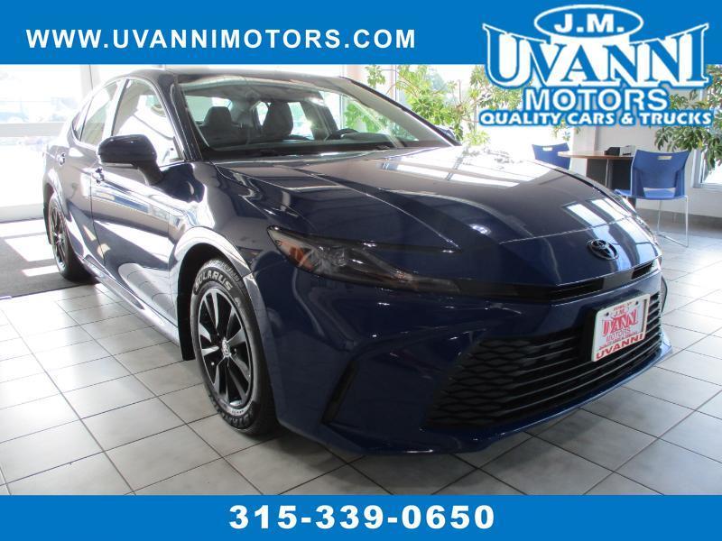 Toyota Camry Hybrid LE 2025