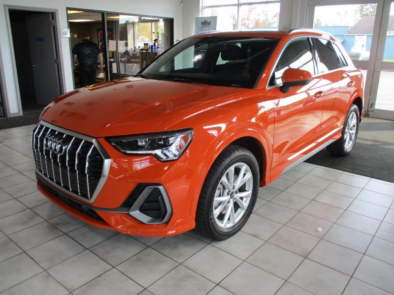2024 Audi Q3 S line Premium Plus 45 TFSI photo 3