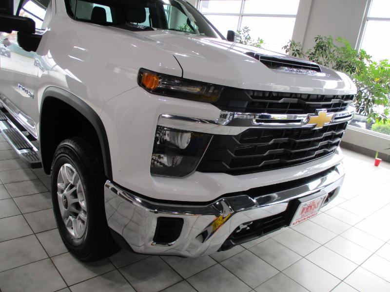 Chevrolet Silverado 2500HD LT Crew Cab Short Box 4WD 2024 Chevrolet Silverado 2500HD LT Crew Cab Short Box 4WD 2024