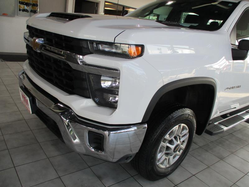 Chevrolet Silverado 2500HD LT Crew Cab Short Box 4WD 2024
