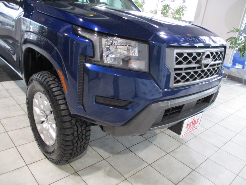 Nissan Frontier SV Crew Cab 4WD 2023