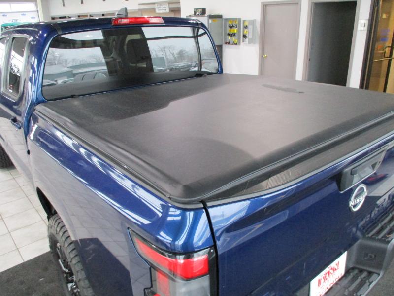 Nissan Frontier SV Crew Cab 4WD 2023