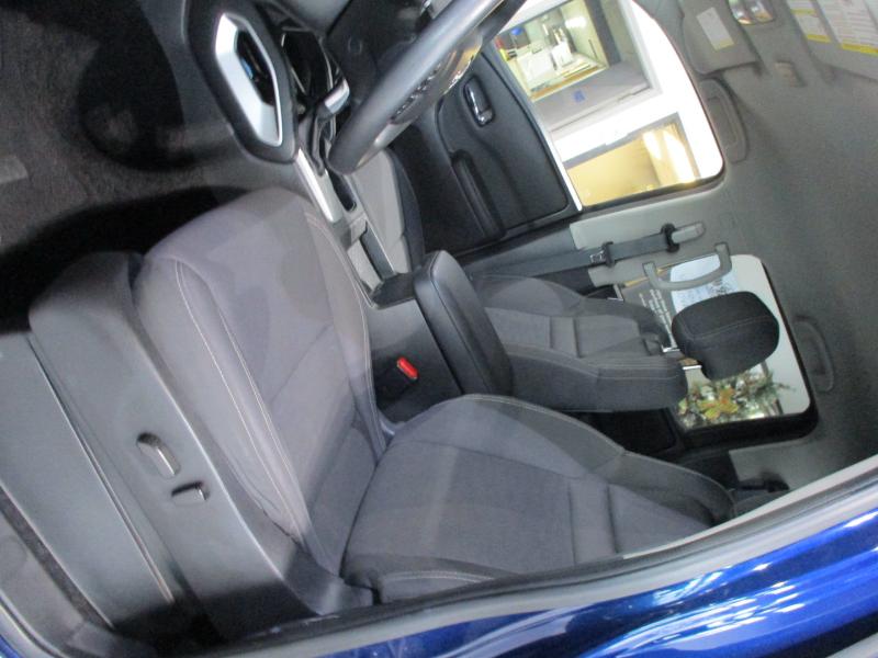 Nissan Frontier SV Crew Cab 4WD 2023