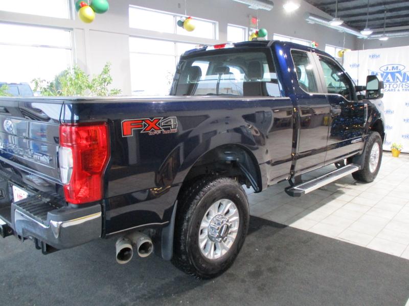 Ford F-350 SD XLT SuperCab 4WD 2022