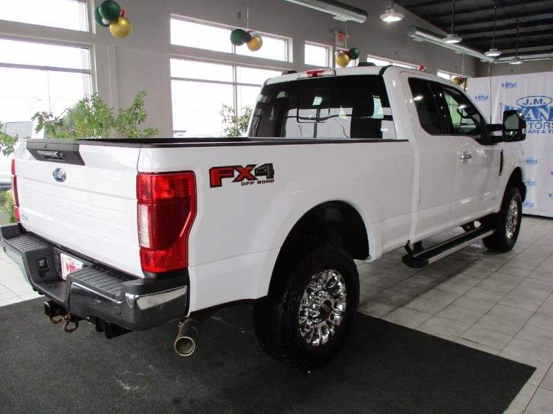 Ford F-350 SD Lariat SuperCab 4WD 2022