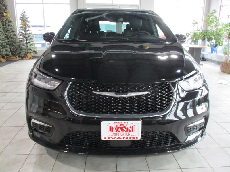 Chrysler Pacifica Limited FWD 2025