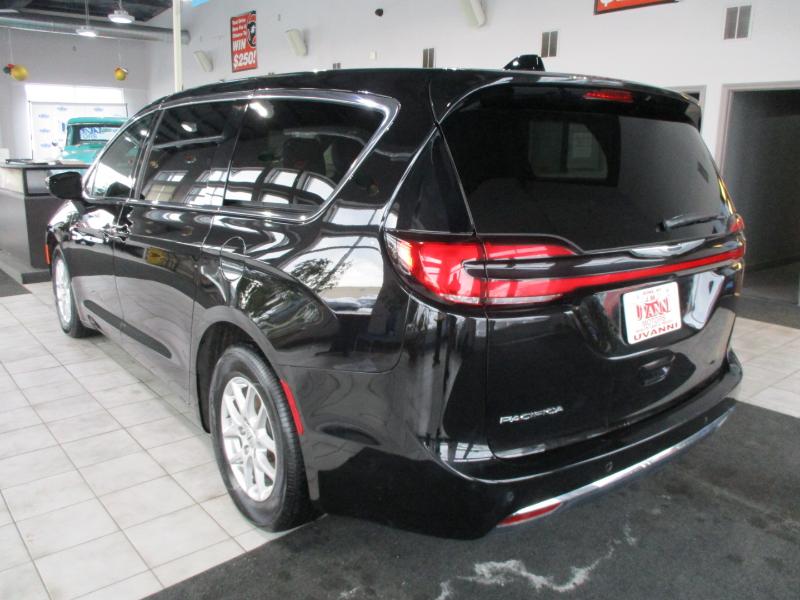 Chrysler Pacifica Limited FWD 2025