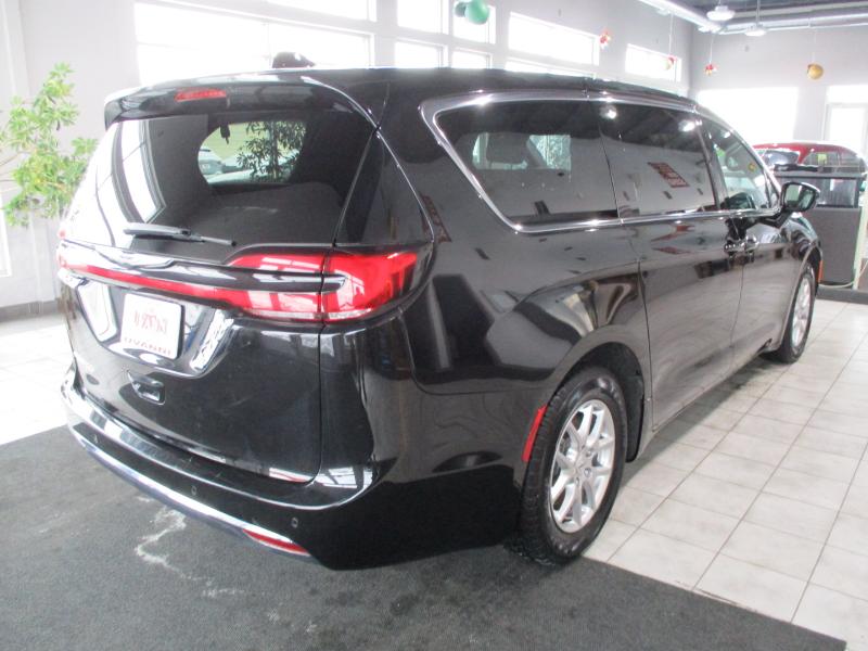 Chrysler Pacifica Limited FWD 2025
