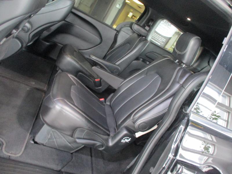 Chrysler Pacifica Limited FWD 2025