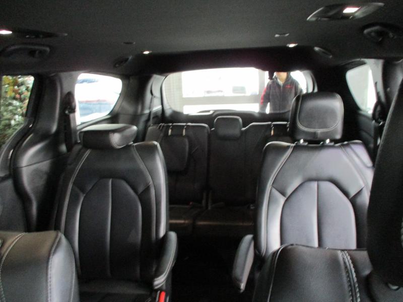 Chrysler Pacifica Limited FWD 2025