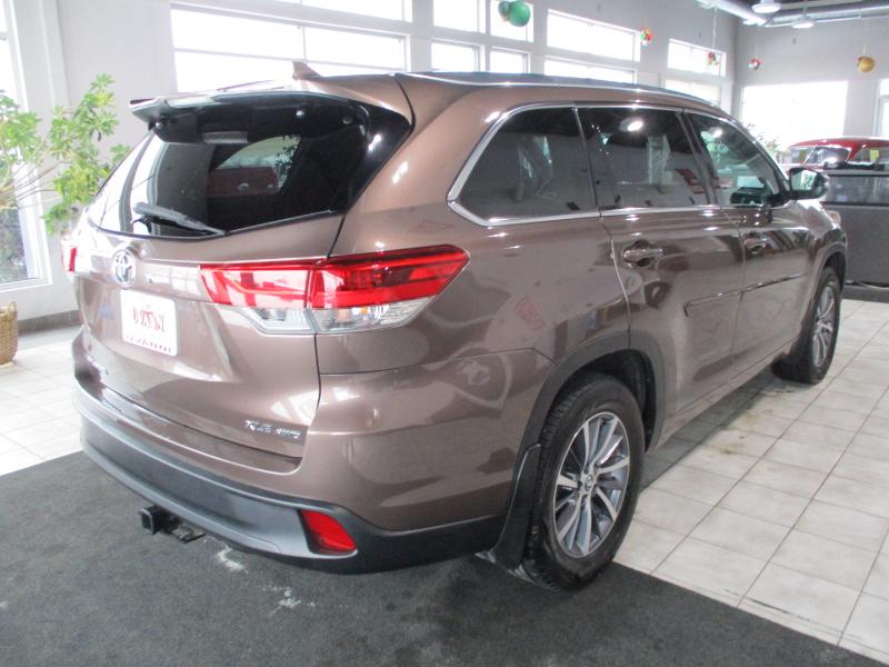 Toyota Highlander SE AWD V6 2018