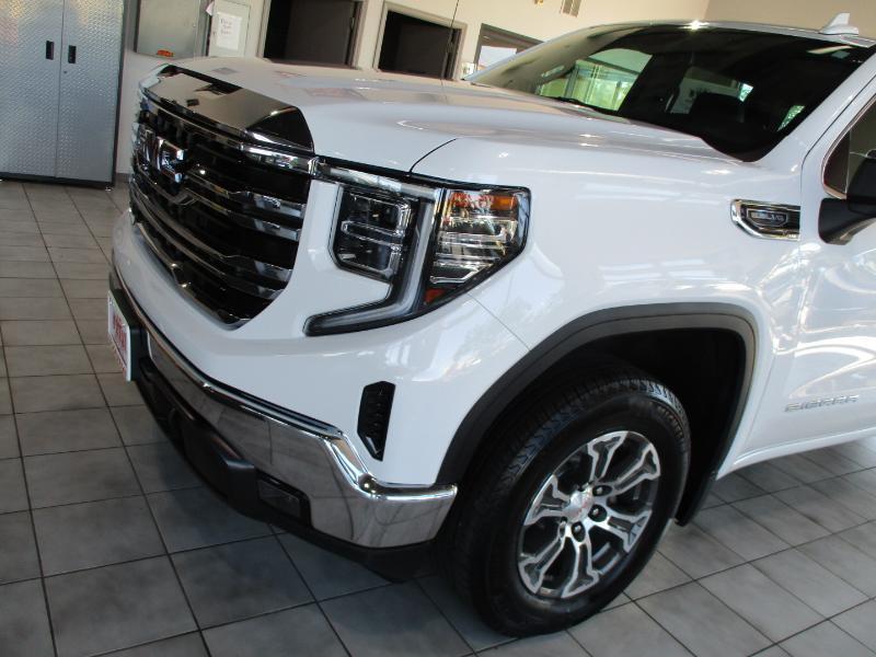 GMC Sierra 1500 SLT Crew Cab 4WD 2025