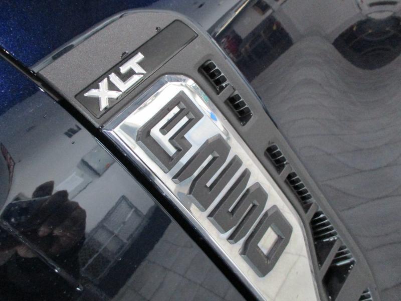 Ford F-250 SD XLT Crew Cab 4WD 2023