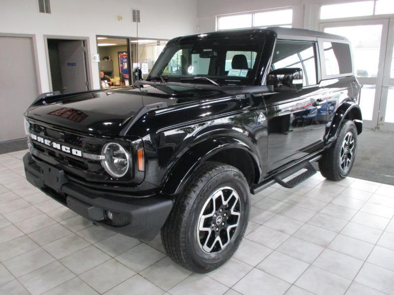 Ford Bronco Outer Banks 2-Door w/Advanced 2023