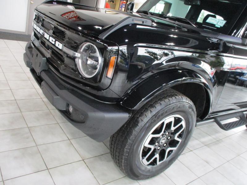 Ford Bronco Outer Banks 2-Door w/Advanced 2023