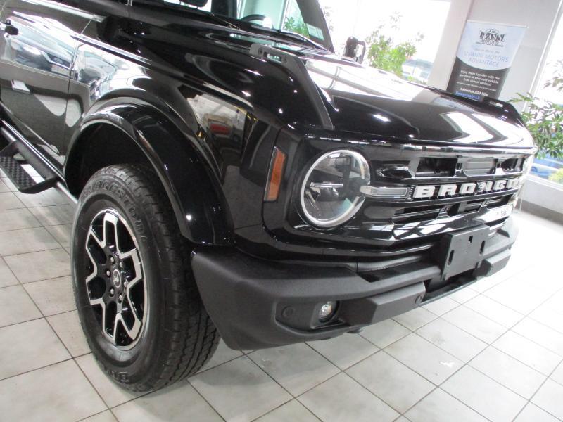 Ford Bronco Outer Banks 2-Door w/Advanced 2023