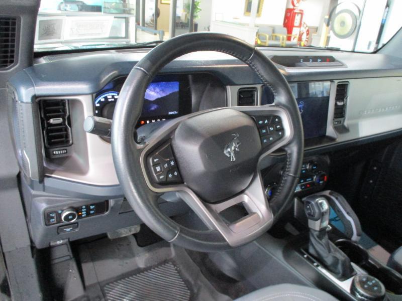 Ford Bronco Outer Banks 2-Door w/Advanced 2023