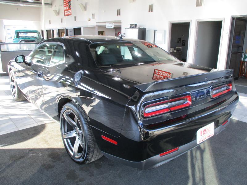 Dodge Challenger SRT Hellcat 2022