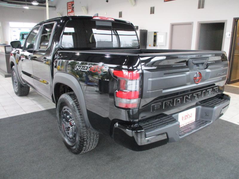 Nissan Frontier PRO-4X Crew Cab 4WD 2026