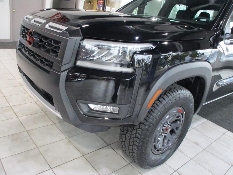 Nissan Frontier PRO-4X Crew Cab 4WD 2026