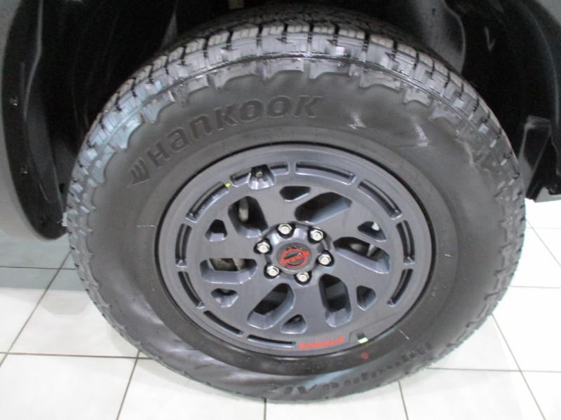 Nissan Frontier PRO-4X Crew Cab 4WD 2026