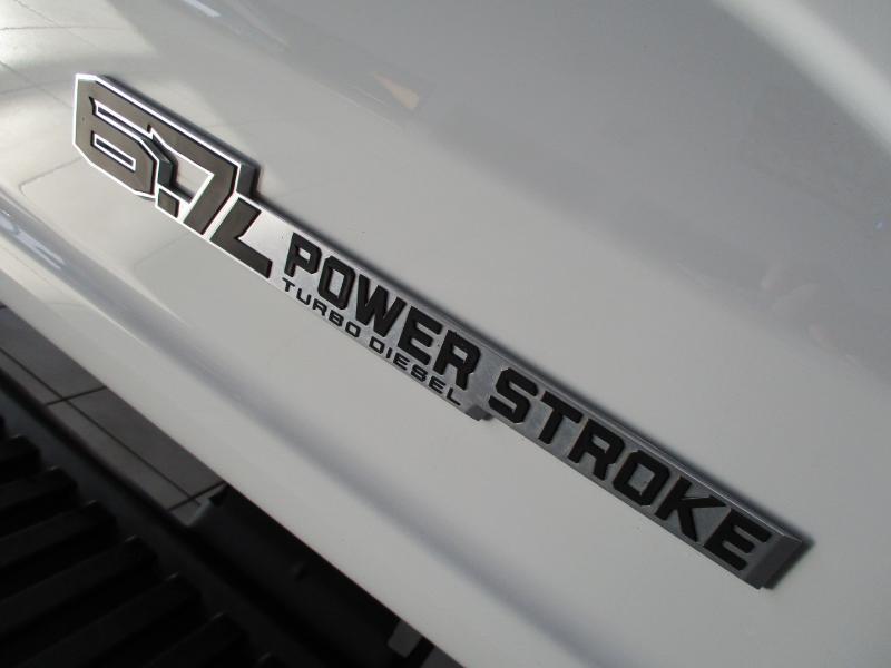 Ford F-250 SD XLT Crew Cab 4WD 2025