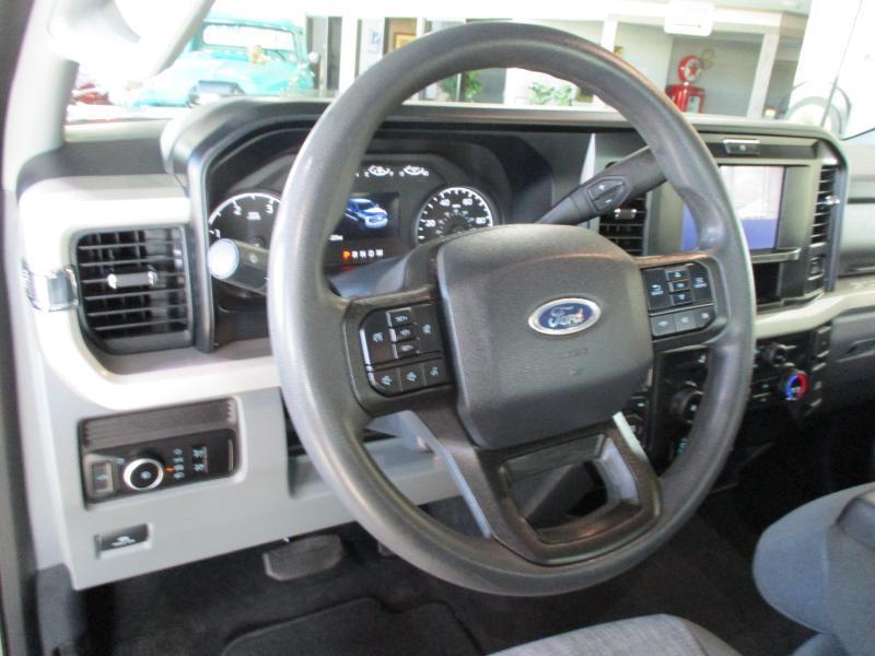 Ford F-250 SD XLT Crew Cab 4WD 2025