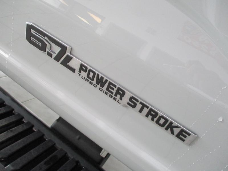Ford F-250 SD XLT Crew Cab 4WD 2025