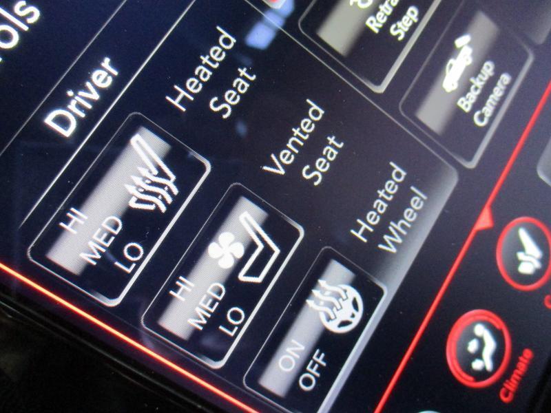 RAM 1500 Laramie Crew Cab SWB 4WD 2019