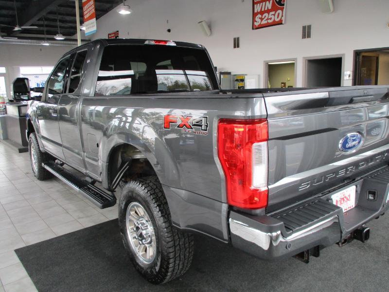 Ford F-250 SD XLT SuperCab 4WD 2019