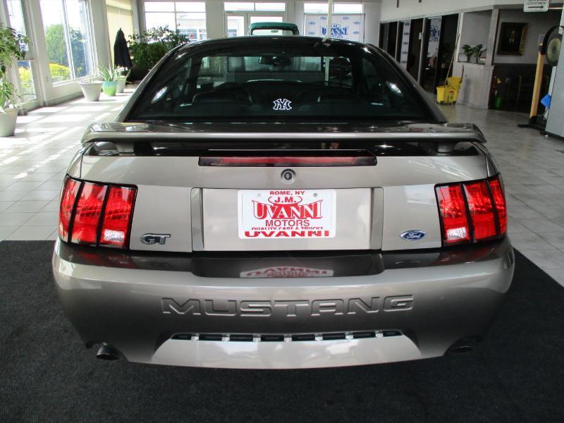 Ford Mustang GT Premium Coupe 2001