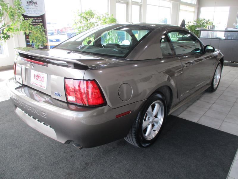 Ford Mustang GT Premium Coupe 2001