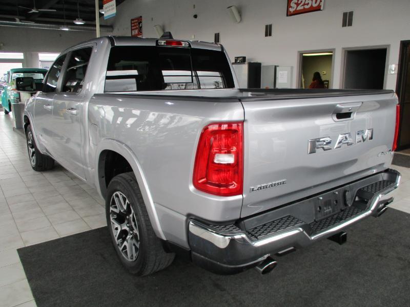 RAM 1500 Laramie Crew Cab SWB 4WD 2025
