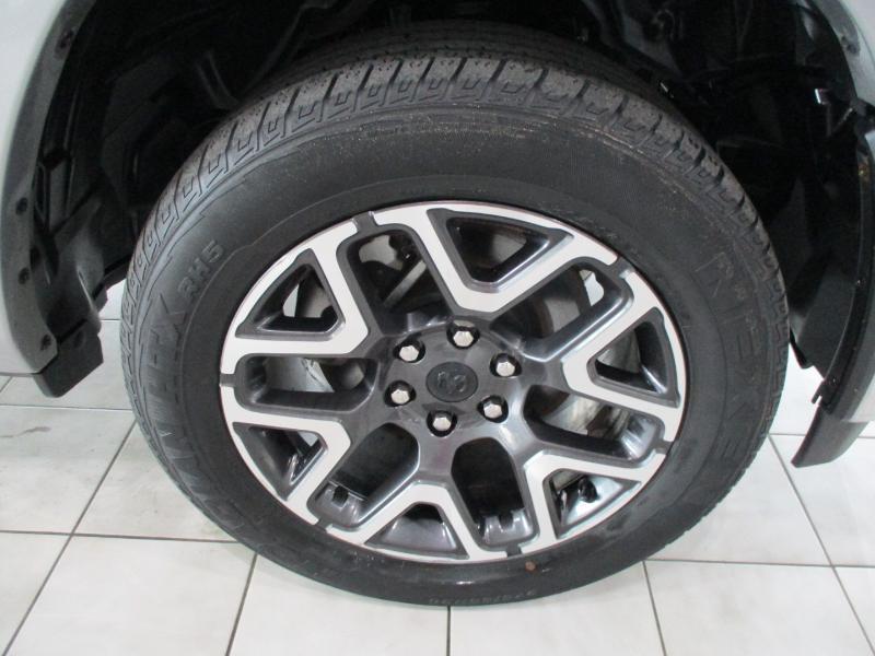 RAM 1500 Laramie Crew Cab SWB 4WD 2025