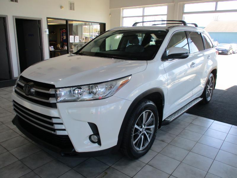 Toyota Highlander XLE AWD V6 2017