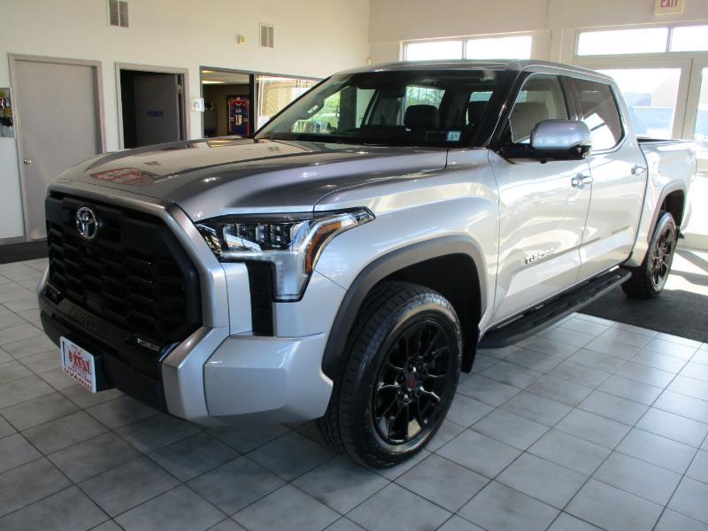 Toyota Tundra Limited CrewMax 4WD 2023
