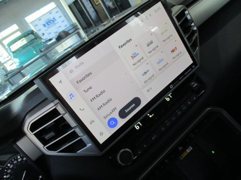 Toyota Tundra Limited CrewMax 4WD 2023