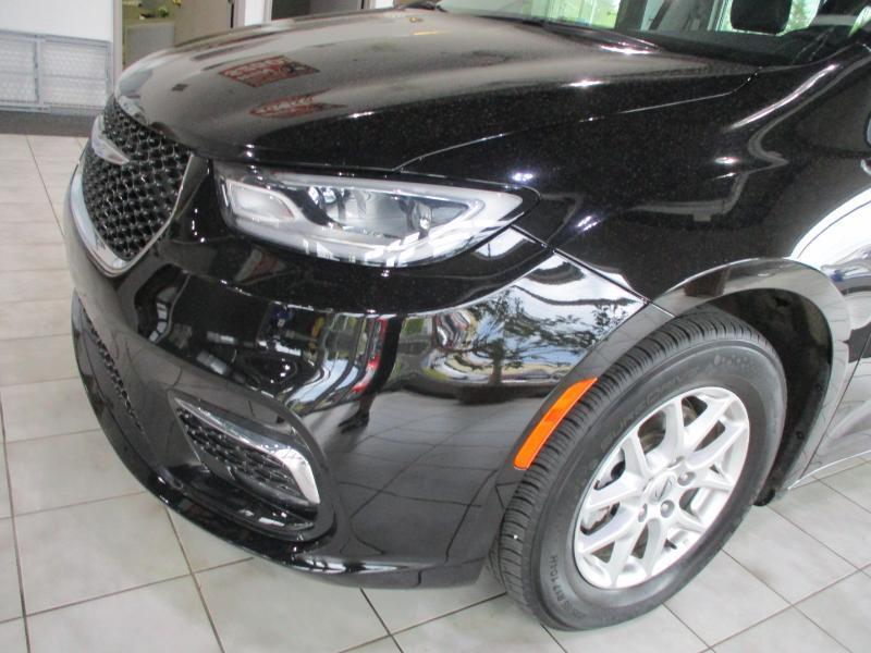 Chrysler Pacifica Touring L 2024