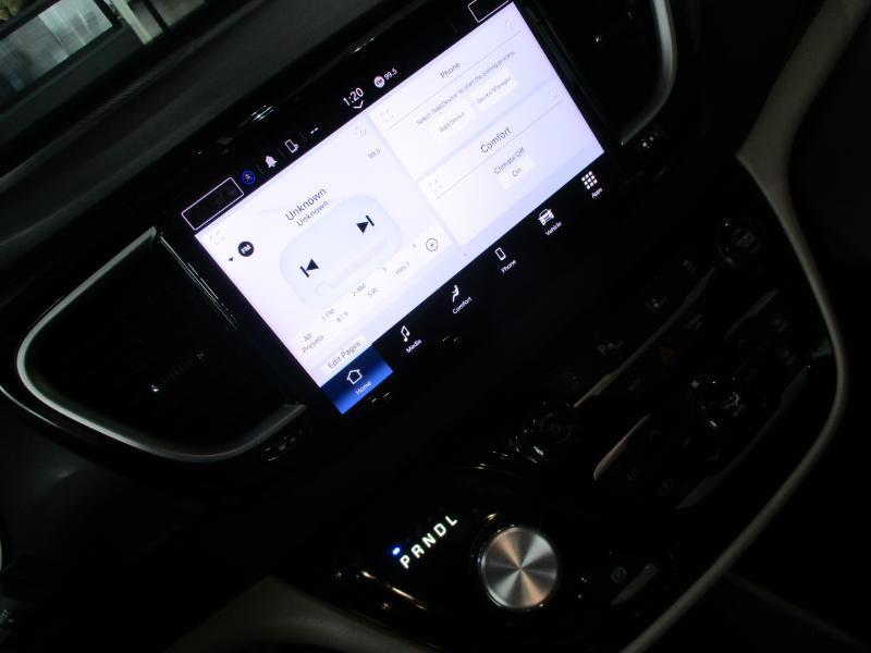 Chrysler Pacifica Touring L 2024