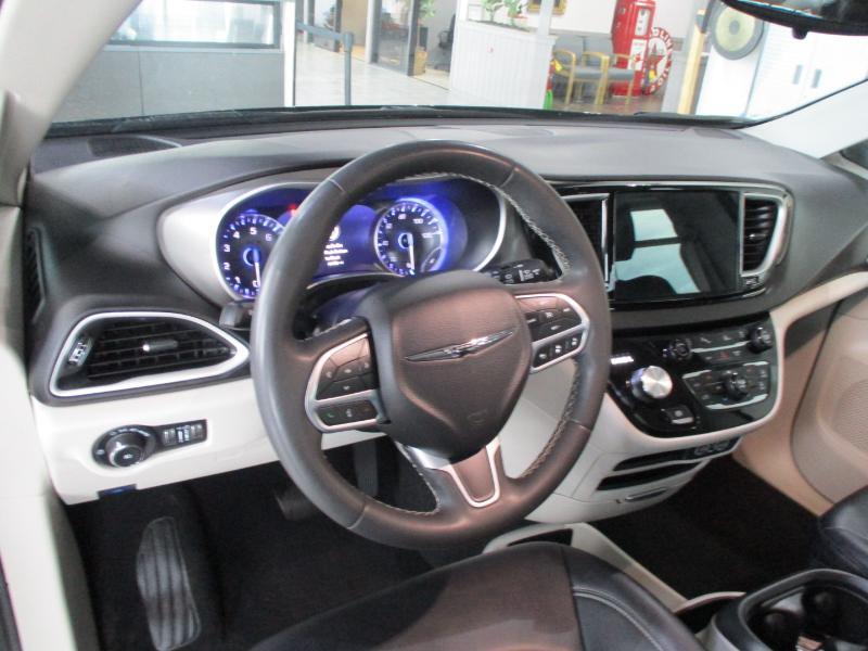 Chrysler Pacifica Touring L 2024