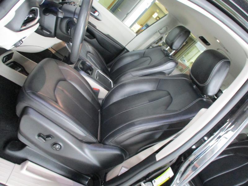 Chrysler Pacifica Touring L 2024