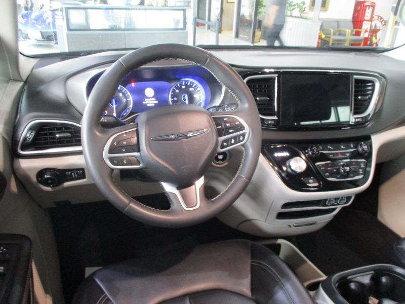 Chrysler Pacifica Touring L 2024