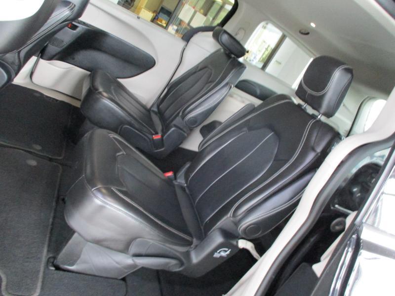 Chrysler Pacifica Touring L 2024